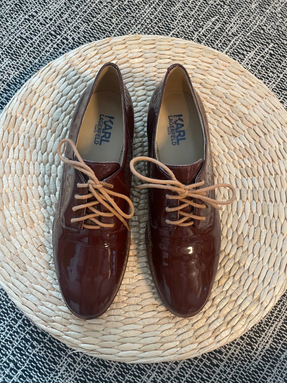 Karl Lagerfeld Patent Leather Oxford Lace Up Shoes Burgundy Size 6